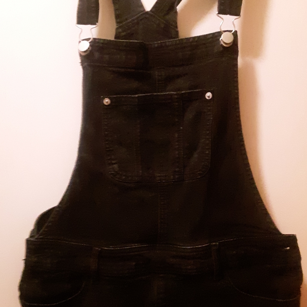 Overall shorts